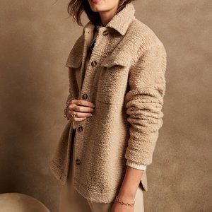 Banana Republic Sherpa Shacket, Champagne Toast size Small